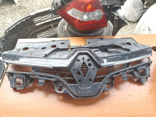 Renault Clio 4 Orjinal Ön Panjur