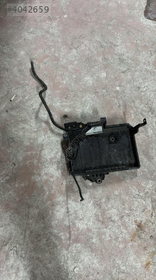 Renault Taliant - Akü alt plastiği