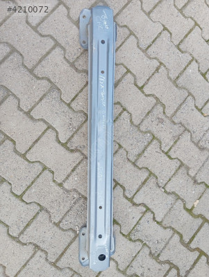 2020 2024 Toyota chr arka tampon demiri