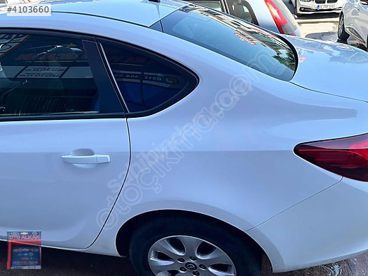 OPEL ASTRA J BEYAZ SOL ARKA ÇAMURLUK HATASIZ