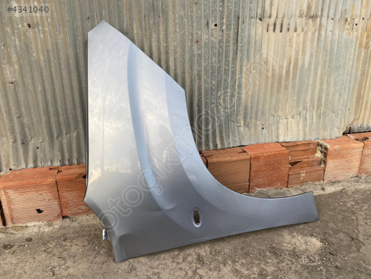 TOYOTA PROACE CITY SAĞ ÖN ÇAMURLUK BOYASIZ GÖÇÜKLÜK