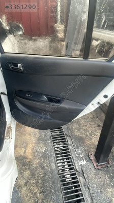 İ20 sağ arka kapı döşemesi