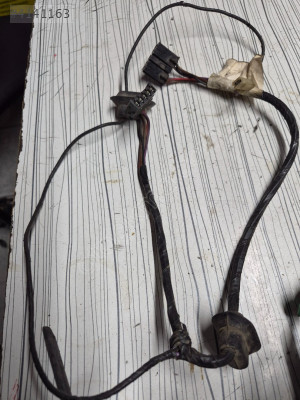 RENAULT ÖN CAM SİLGİ MOTOR KABLOSU R9 7702254837
