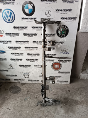 678825155R Dacia göğüs Demir