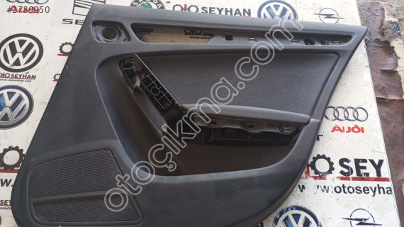 8K0867306 Audi A4 2014 arka sağ kapı döşemesi
