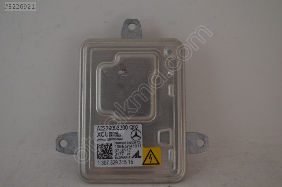 A2229003300 10EEG141011 130732931515 XENON BEYNI MERCEDES CLA GLA
