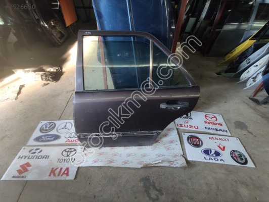 MERCEDES E200 W124 SOL ARKA KAPI