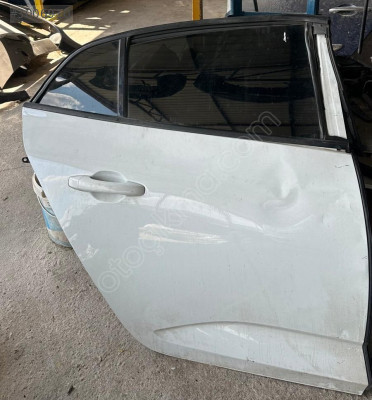 RENAULT MEGANE 4 SAĞ ARKA KAPI