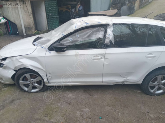 SKODA RAPİD SOL ÖN KAPI