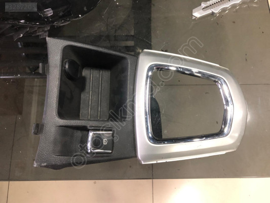 NİSSAN QASHQAİ 2014-17 J11 VİTES ÇERÇEVESİ VE EL FREN DÜĞMESİ