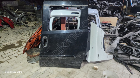 Fiat Doblo sol sürgülü kapı çıkma orjinal