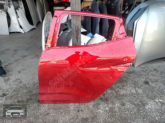 Renault Clio 5 sol arka kapı