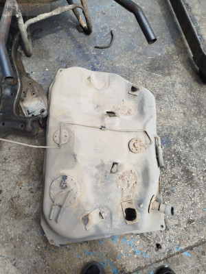 1993-2001 MODEL TOYOTA COROLLA BENZİN DEPOSU