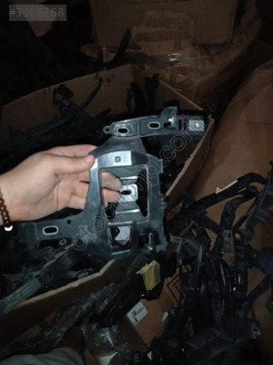 OPEL CORSA E SOL FAR ALT BRAKETİ ÇIKMA ORJİNAL YEDEK PARÇA
