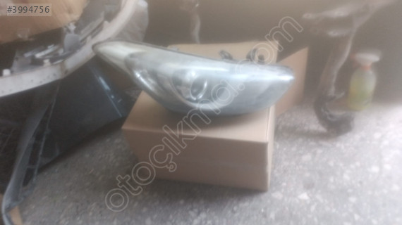 Hyundai i30 sağ mercekli far çıkma