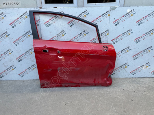 Ford Fiesta sağ ön kapı bordo renk (hasarlı)