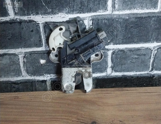 4E5827505 orj vw jetta passat audi a4 a5 a6 a8 bagaj kilidi