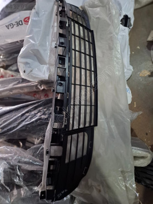 Scenic 09- ön tampon ızgara 622545401R