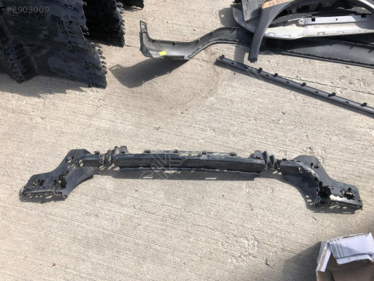 BMW 3 SERİ F30 M ARKA TAMPON ORTA BRAKET