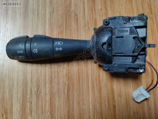 Dacia Dokker AYDINLATMA SİNYAL KUMANDA KOLU