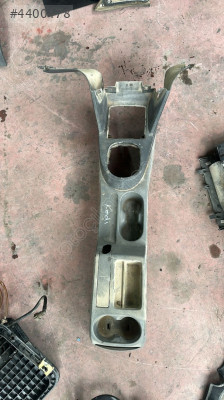 2010 VW CADDY ÇIKMA ORJİNAL HATASIZ ORTA KONSOL