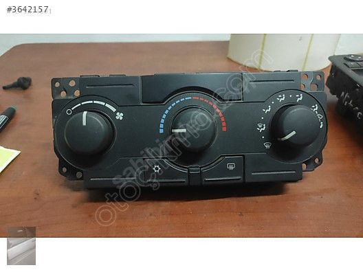 G Cherokee 06-08 p55111009am kontrol paneli