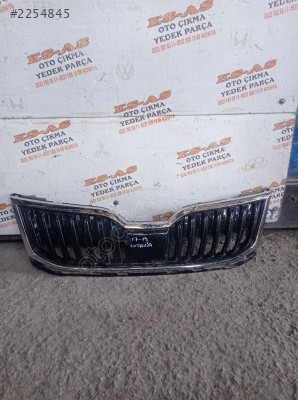 Skoda Octavia Çıkma Ön Tampon Panjuru 2017-2019