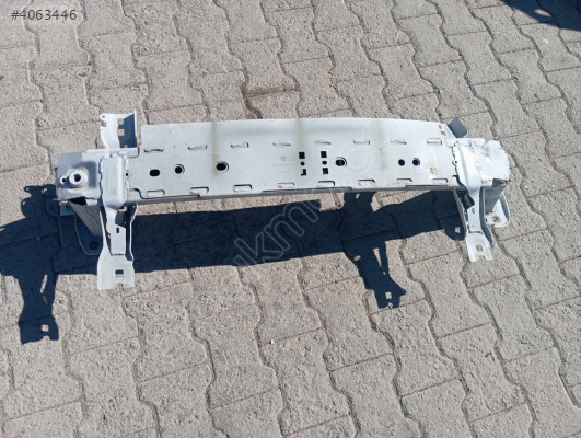 2024 2025 Ford courier ön tampon demiri