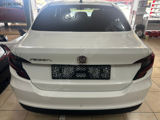 2024 Fiat Egea Beyaz Hatasız Dolu Bagaj Kapağı