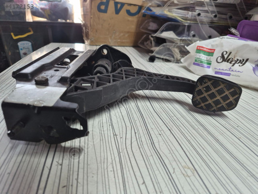 VOLKSWAGEN GOLF 4 AUDİ A3 SEAT Leon  Debriyaj Pedalı 1J1721321 C