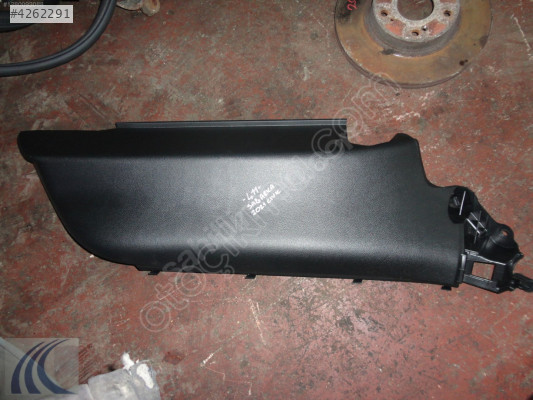 HONDA CIVIC 2019 ÇIKMA SAĞ ARKA ALT DİREK PLASTİĞİ