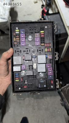 Opel Astra j 1.6 benzin sigorta kutusu