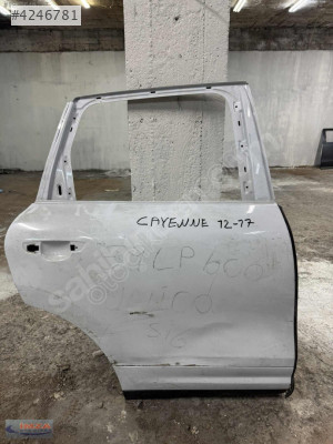 PORSCHE CAYENNE SAĞ ARKA KAPI ORİJİNAL ÇIKMA 2012-2017