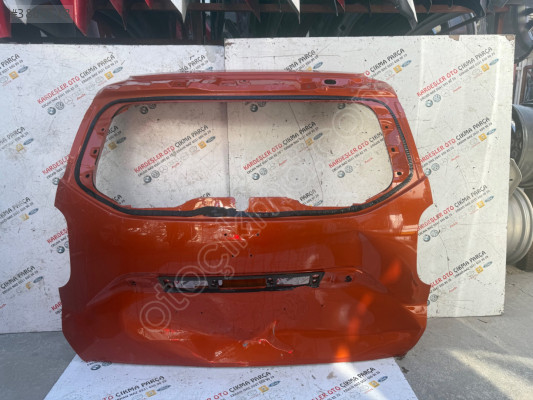 Dacia Dastır arka bagaj kapağı (hasarlı) ürün