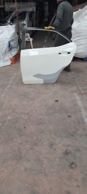 TOYOTA COROLLA 14/17 sol arka kapı sefalılar oto cıkma