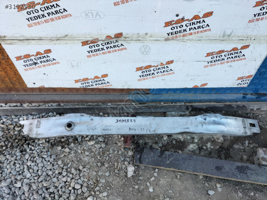 BMW 1 SERİSİ F20 ön tampon demiri orijinal çıkma