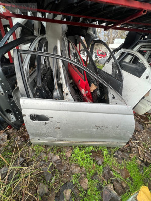 Toyota corona ön sağ kapı çıkma orjınal
