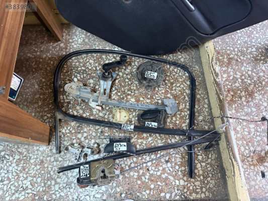 PEUGEOT 206 SAĞ ARKA KAPI CAM KRİKOSU ORJİNAL ÇIKMA