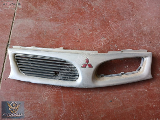 OTO CEM'DEN ÇIKMA MITSUBISHİ CARİSMA ÖN PANJUR
