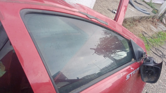 Dacia stepvay sağ ön kapı cam fitili