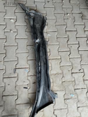 Fiat Fiorino ön cam ızgarası 2009 2021 arası