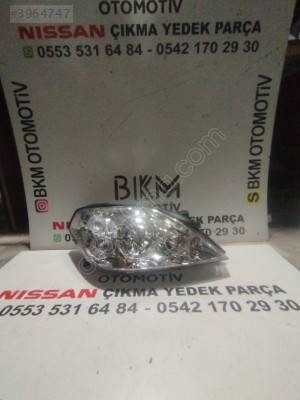 Nissan Primera sağ ön far