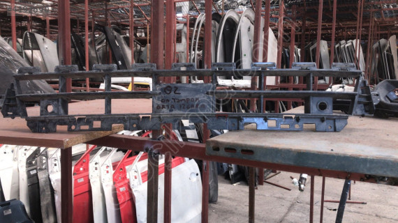 AUDİ Q2 TAMPON ORTA IZGARA