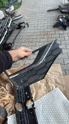 Volkswagen Amarok sağ sis kapağı