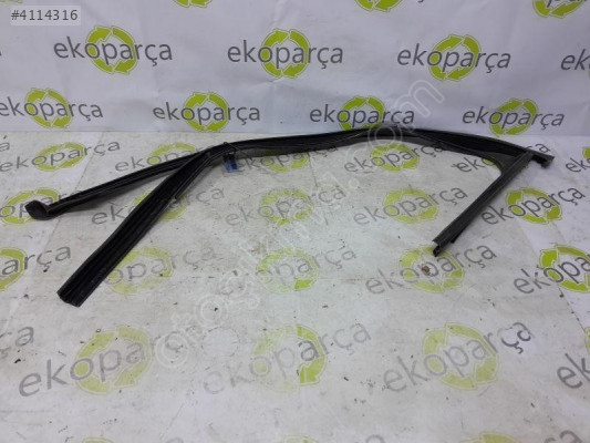 MERCEDES C  2014 2018 W205 SOL ÖN KAPI CAM LASTİĞİ A2057254700