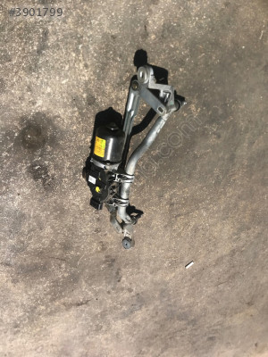 Renault Clio 4 Ön Cam Silecek Motoru