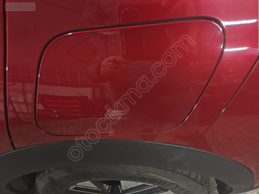 Peugeot 2008 SUV depo kapağı