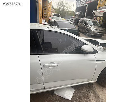RENAULT MEGANE 4 SAĞ ÖN KAPI ORJİNAL ÇIKMA HATASIZ
