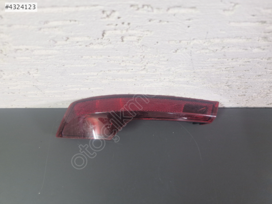 SKODA KAMİQ ARKA TAMPON REFLEKTÖRÜ SAĞ 2024-2025