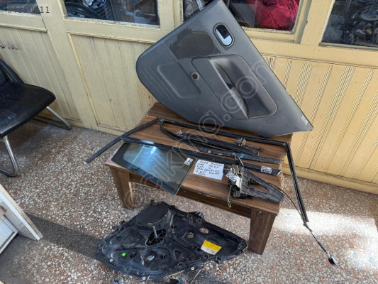 FORD FUSİON SAĞ ARKA KAPI CAM KRİKOSU MANUEL 02-08 MODEL